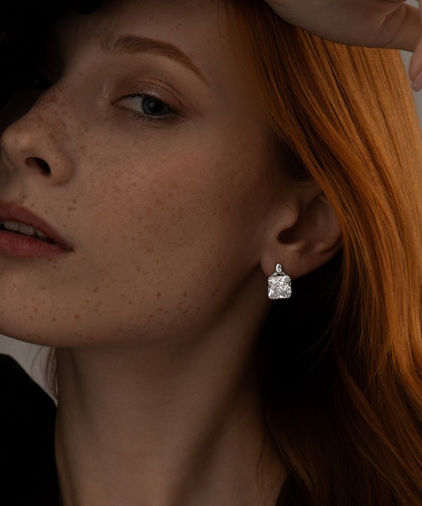 Sterling silver earrings with zircons