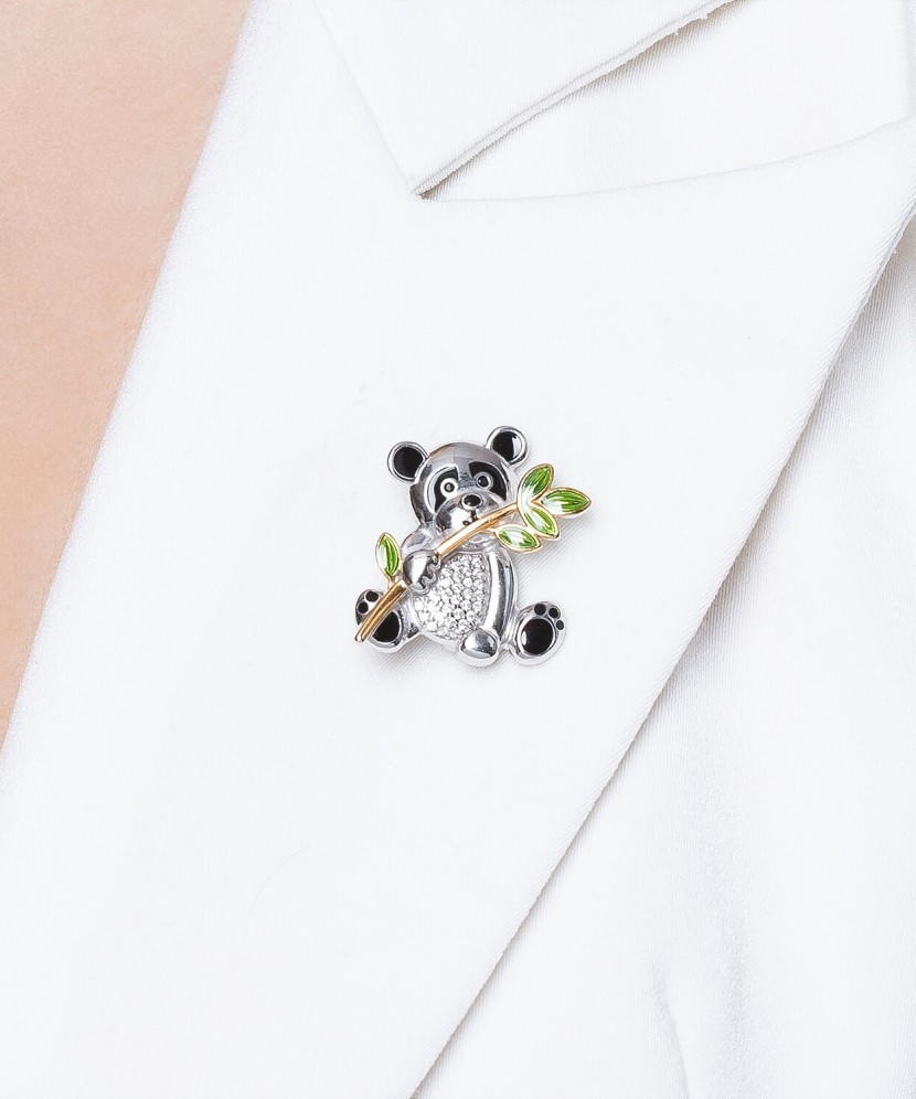 Sidabrinė sagė su emale ir cirkoniais "Panda"