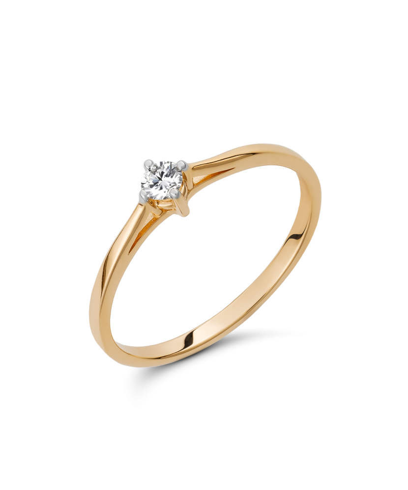Gold ring with diamond