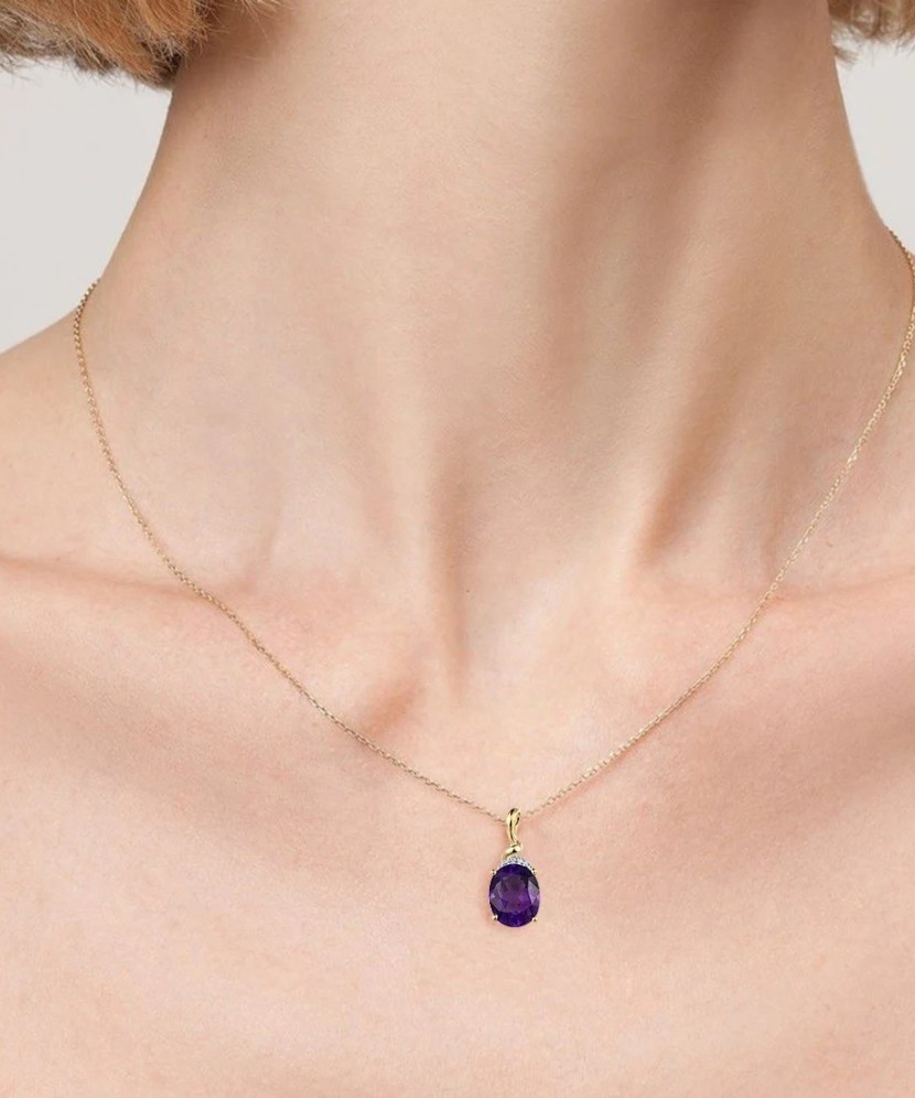 Подвеска из желтого золота с аметистом и бриллиантами