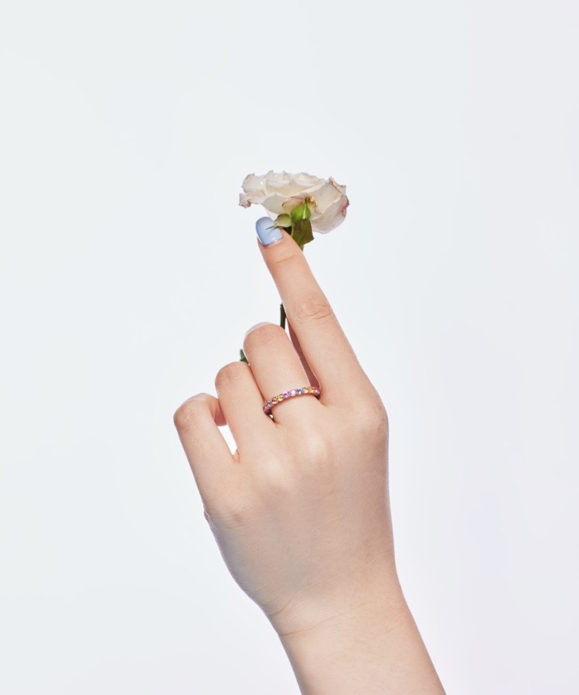 Sterling silver ring with zircons