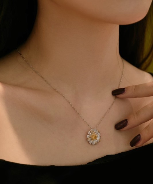 Серебряная цепочка с подвеской из циркона