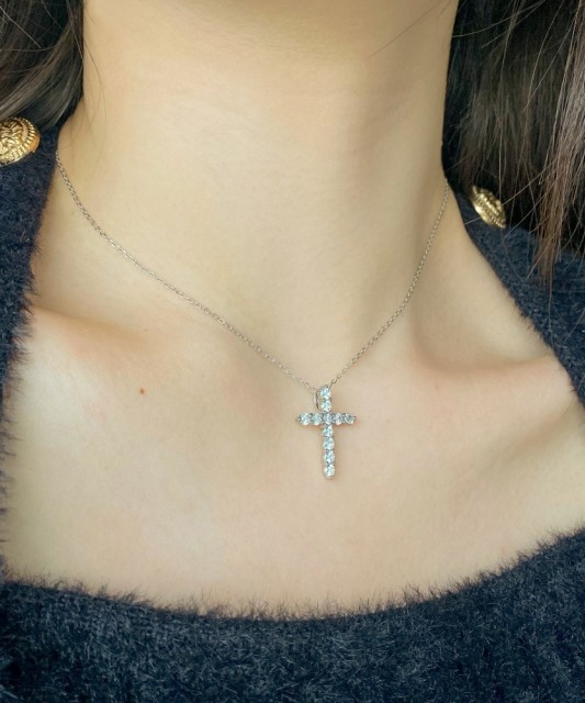 Серебряная цепочка с подвеской из циркона