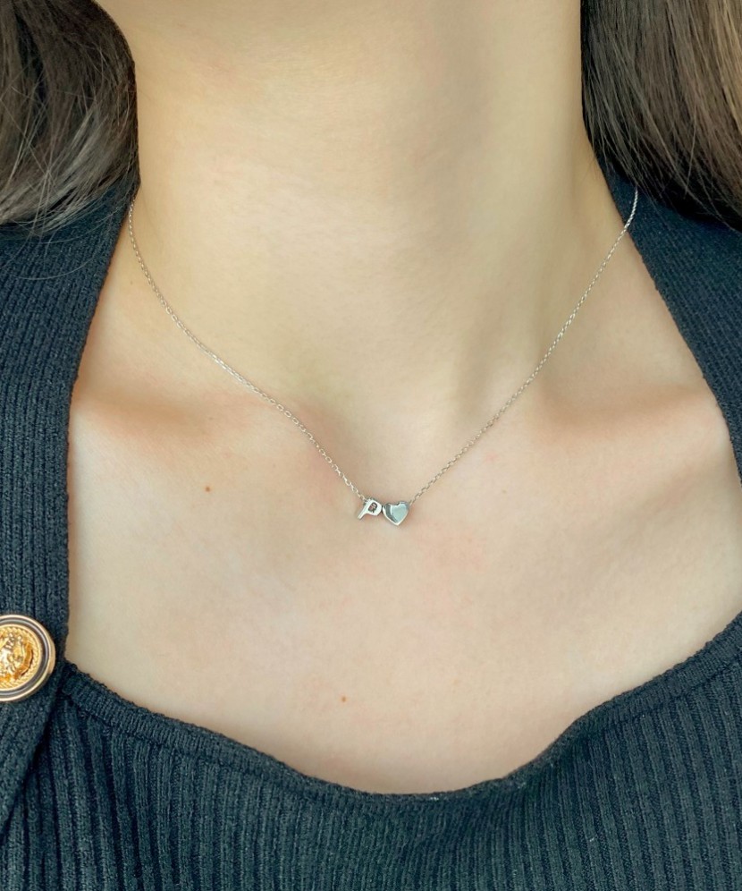 Серебряная цепочка с подвеской в виде буквы п Серебряная цепочка с подвеской в виде буквы п