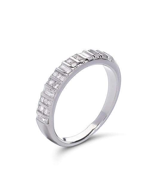 Sterling silver ring with zircons