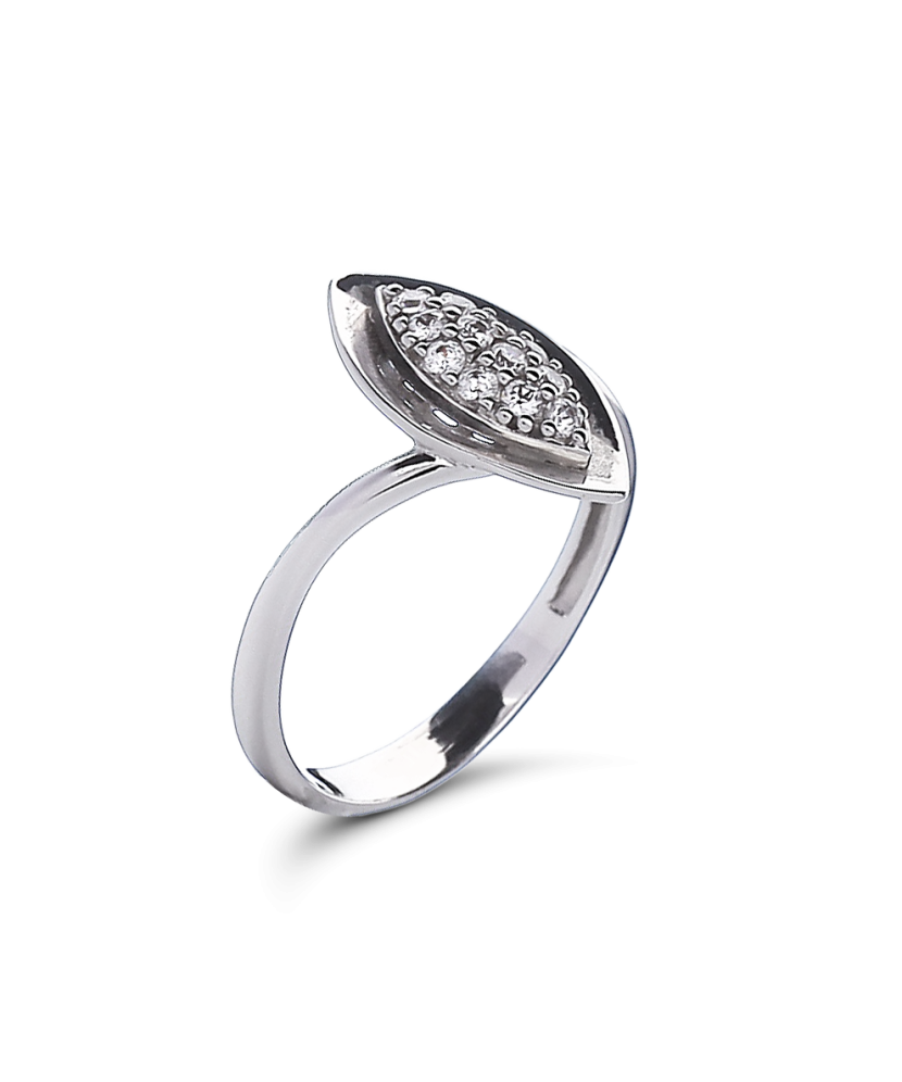 Gold ring with zircons