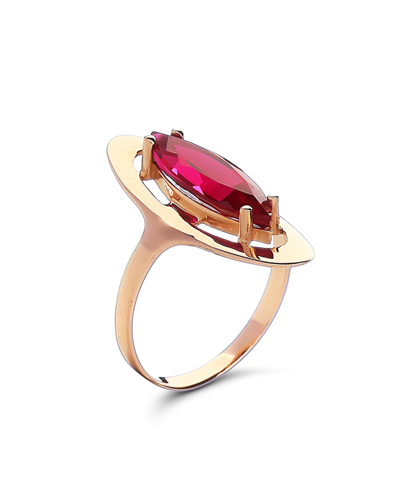 Gold ring with zirconium