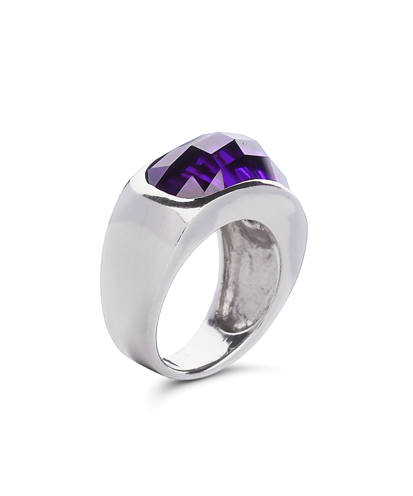 Sterling silver ring with zirconium