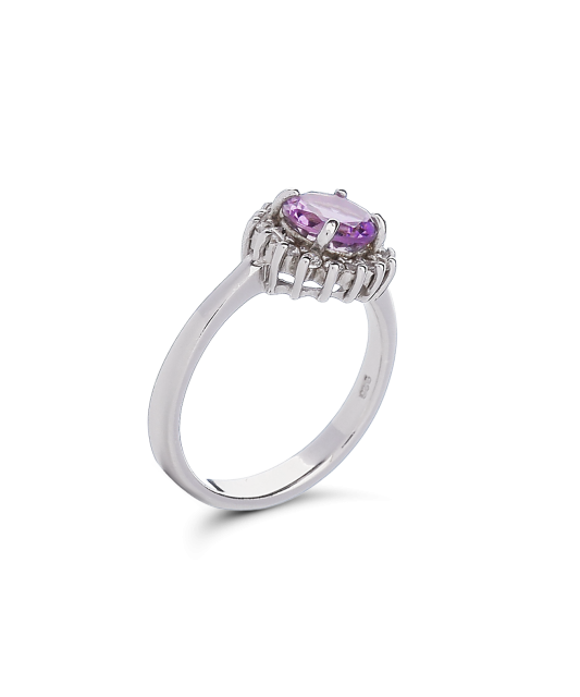 Sterling silver ring with zircons