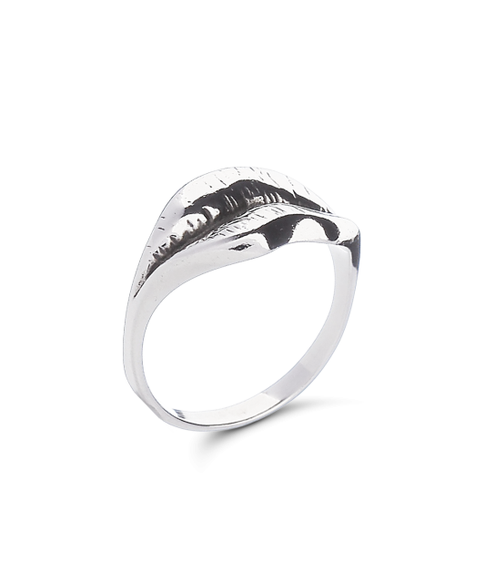 Серебряное кольцо