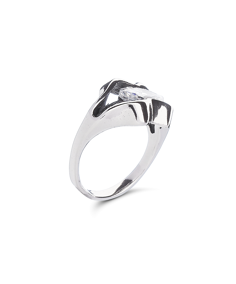 Sterling silver ring with zirconium
