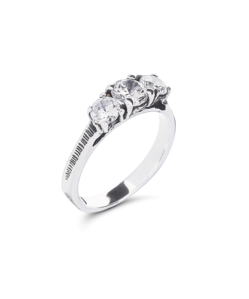 Sterling silver ring with zircons