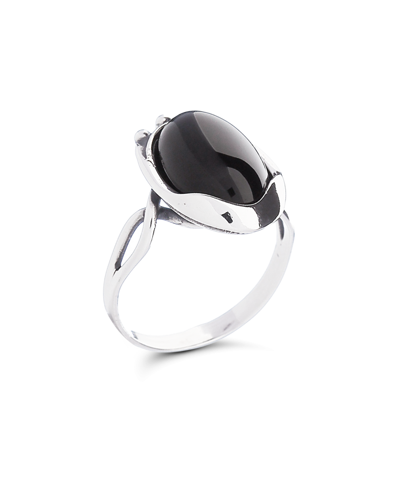 Серебряное кольцо с ониксом