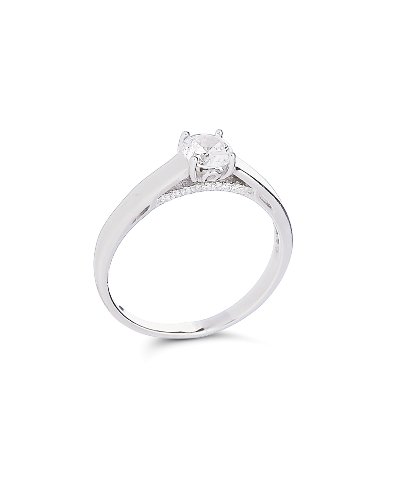 Серебряное кольцо с цирконами Серебряное кольцо с цирконами