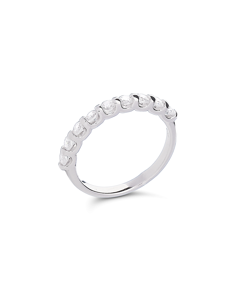 Sterling silver ring with zircons