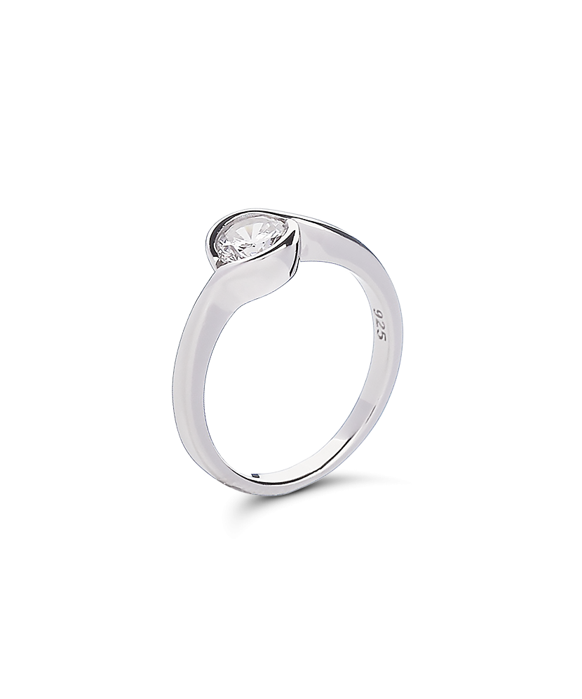 Sterling silver ring with zirconium