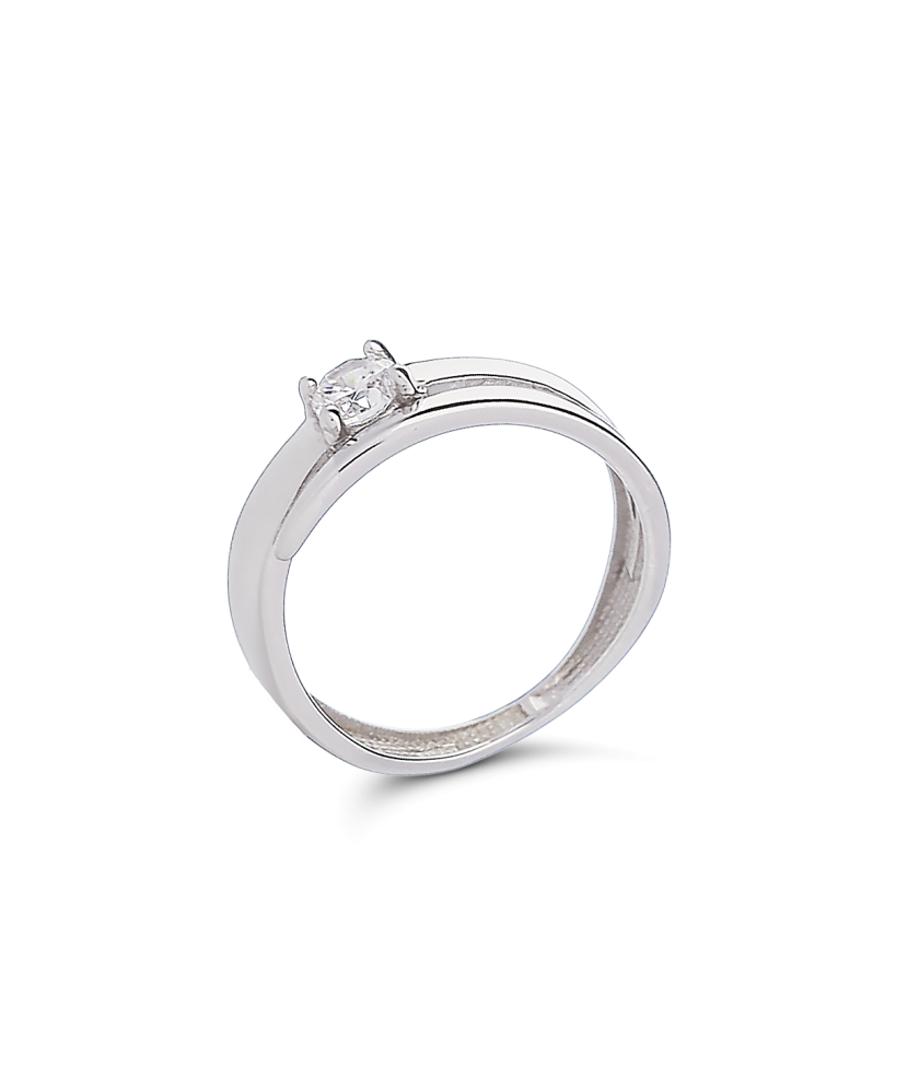 Sterling silver ring with zirconium