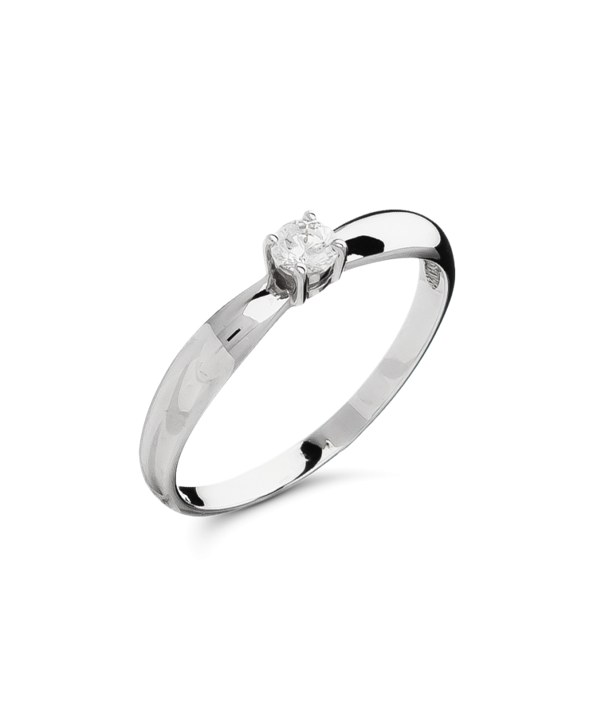 Gold ring with zirconium