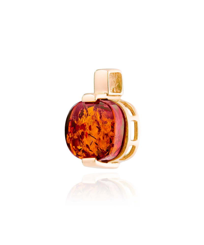 Gold pendant with amber