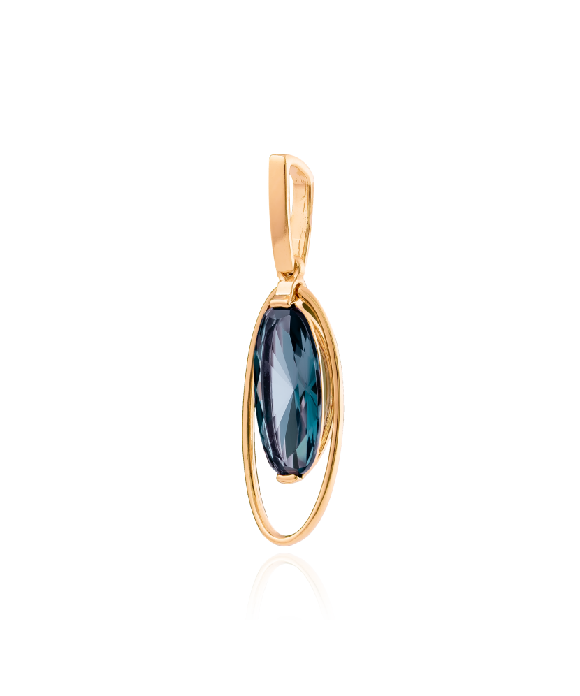 Gold pendant with london topaz