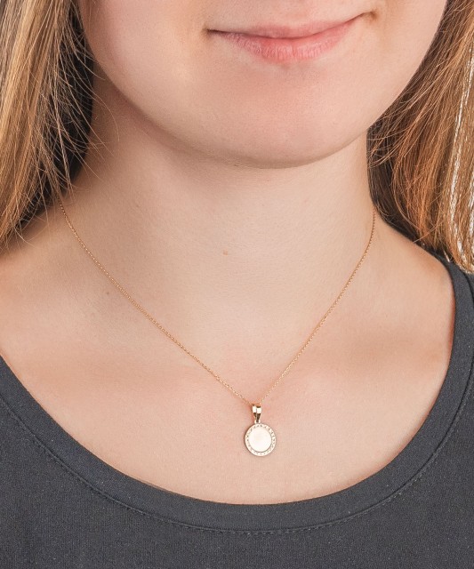 Gold pendant
