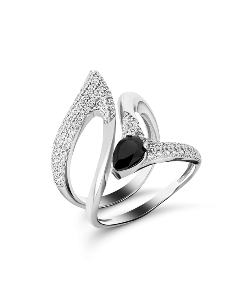 Серебряное кольцо с цирконами Серебряное кольцо с цирконами