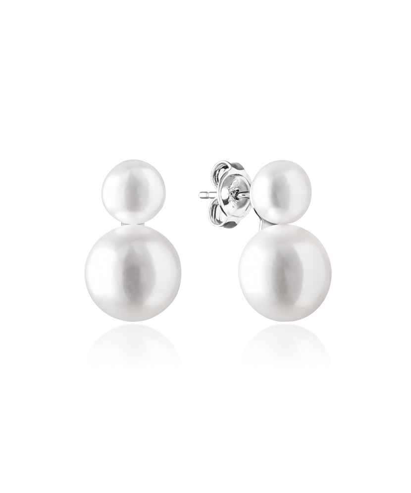 Sterling silver earrings with natural pearls