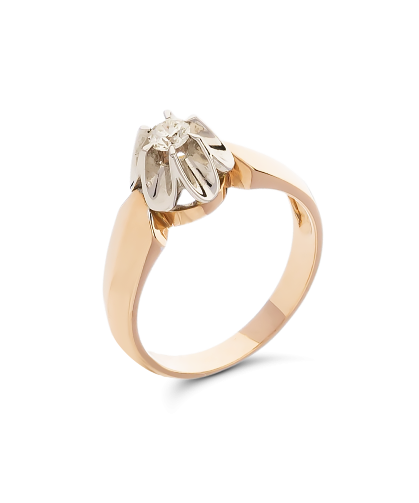 Gold ring with diamond