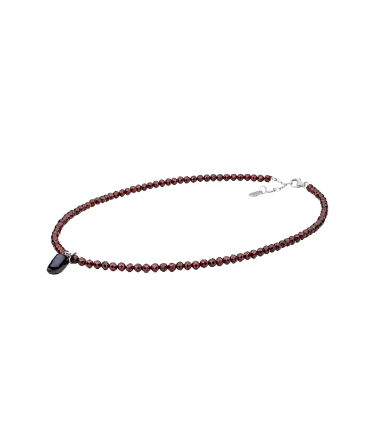 Necklaces with pearl and garnet