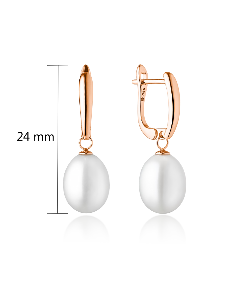 Gold earrings with natural pearls