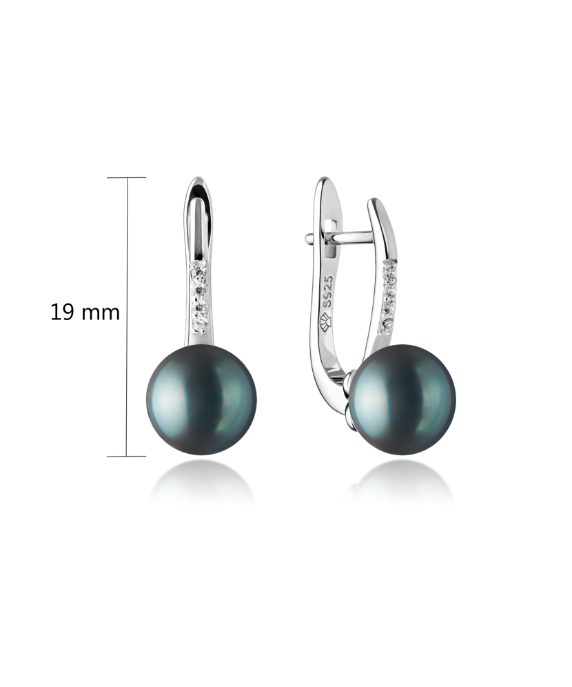 Sterling silver earrings with natural pearl