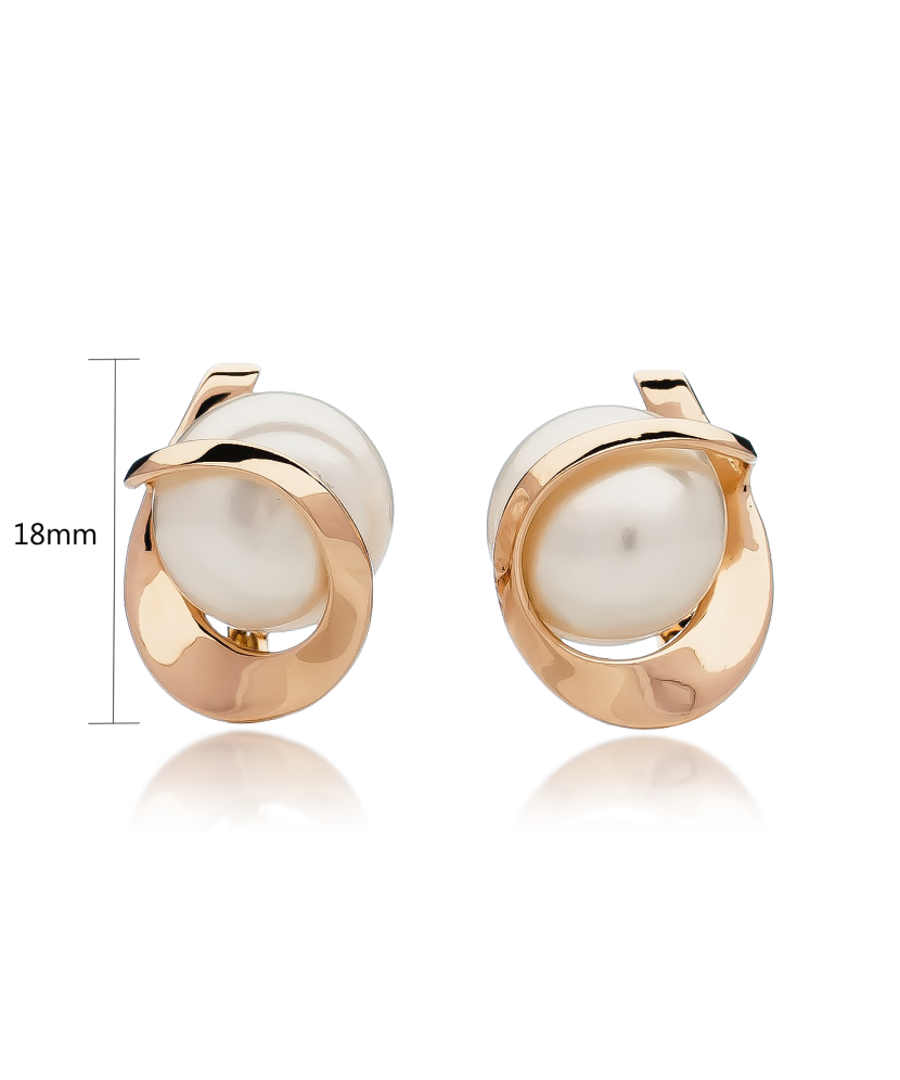Gold earrings with pearl Gold earrings with pearl