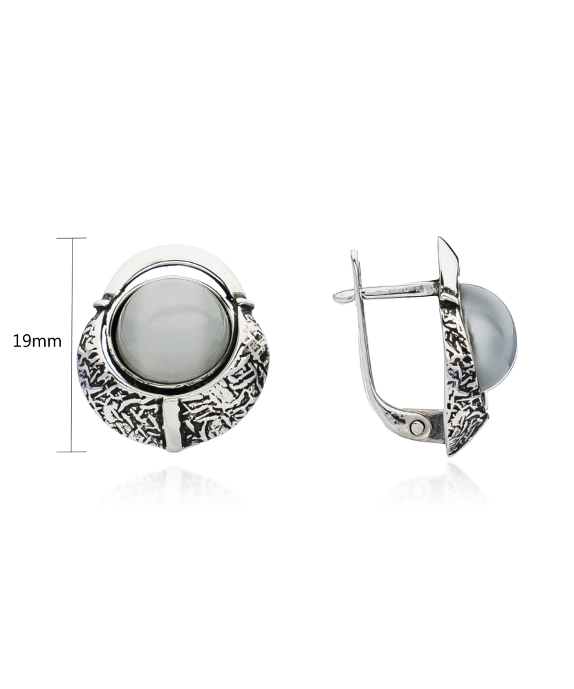 Sterling silver earrings with cats eye stone Sterling silver earrings with cats eye stone