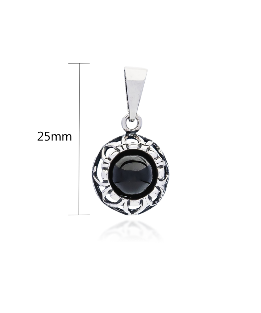 Sterling silver pendant with onyx