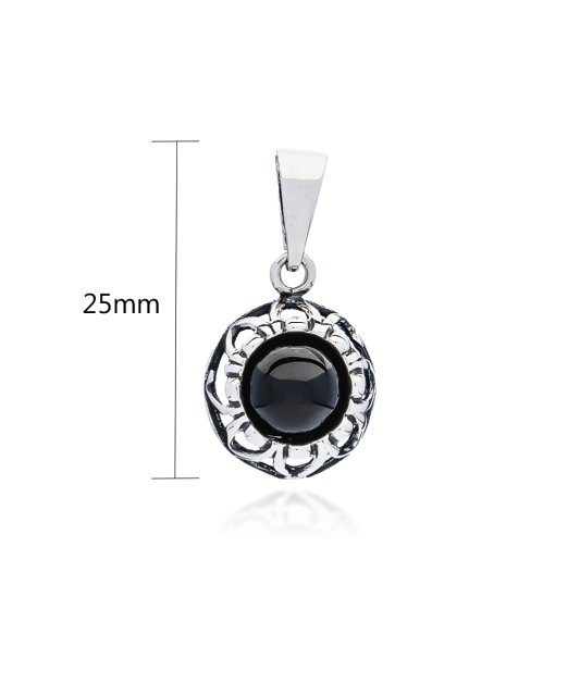 Sterling silver pendant with onyx