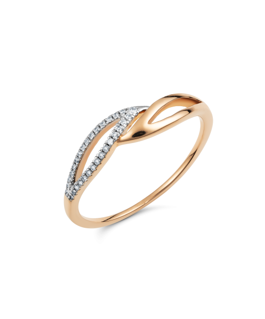 Gold ring with diamonds