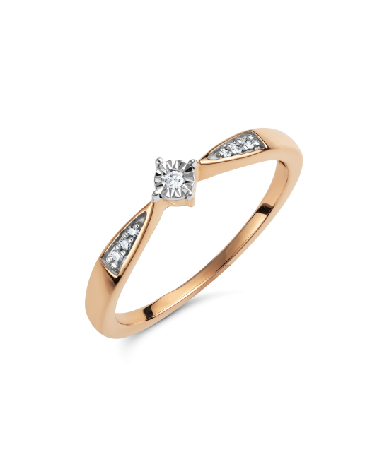 Gold ring with diamonds
