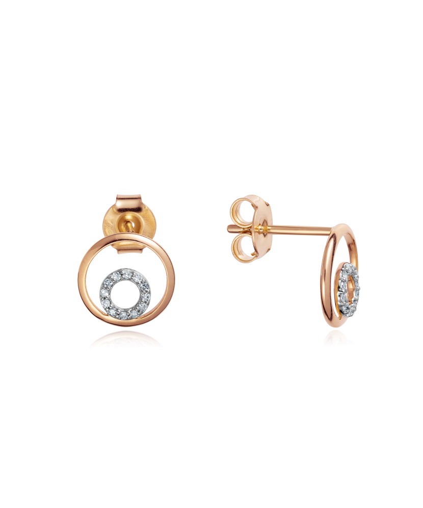 Gold earrings with diamonds