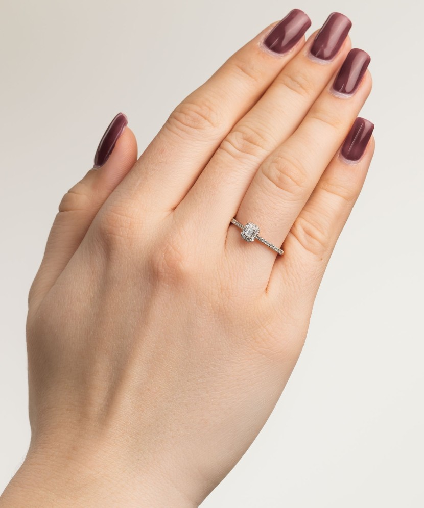 Золотое кольцо с алмазами