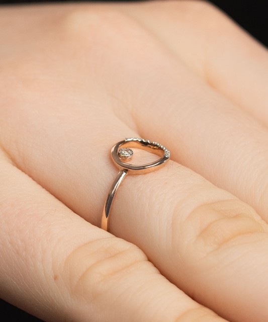 Золотое кольцо с алмазами