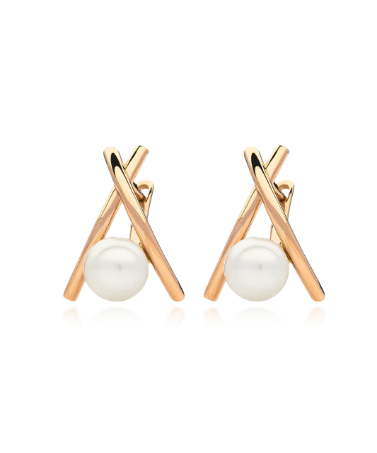 Gold earrings with pearls