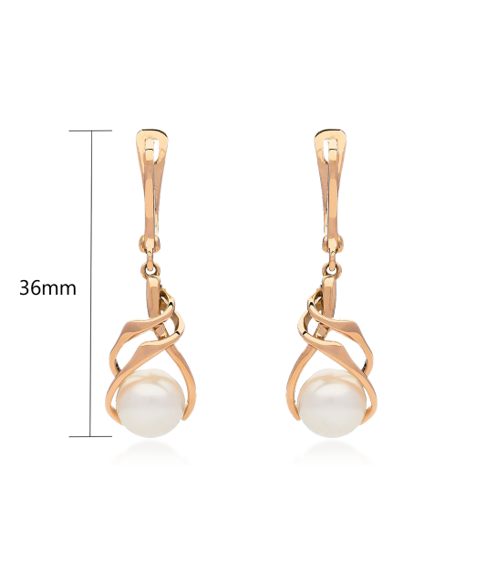 Gold earrings with pearls