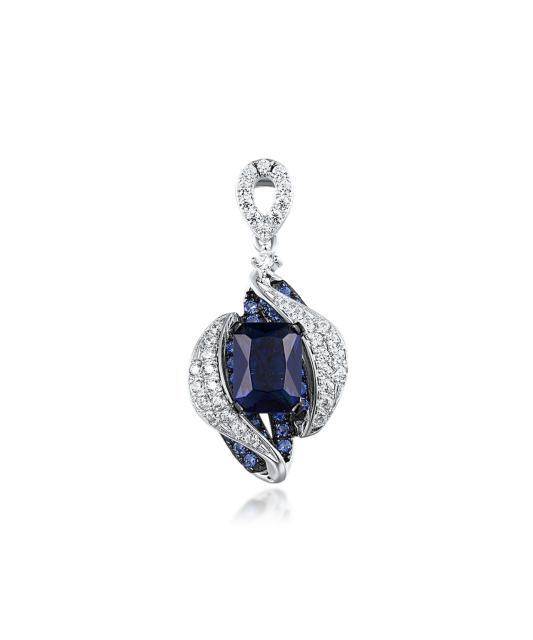 Sterling silver pendant with zircons