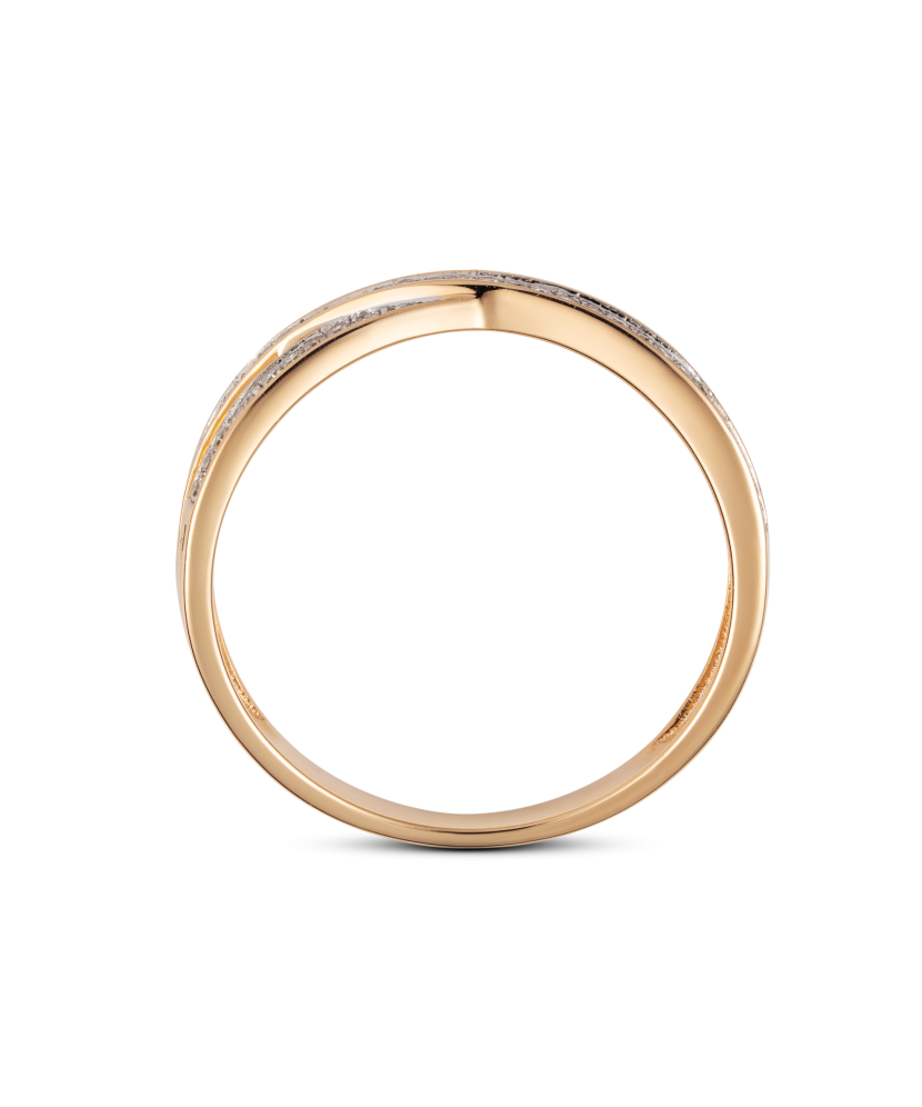 Gold ring with diamonds