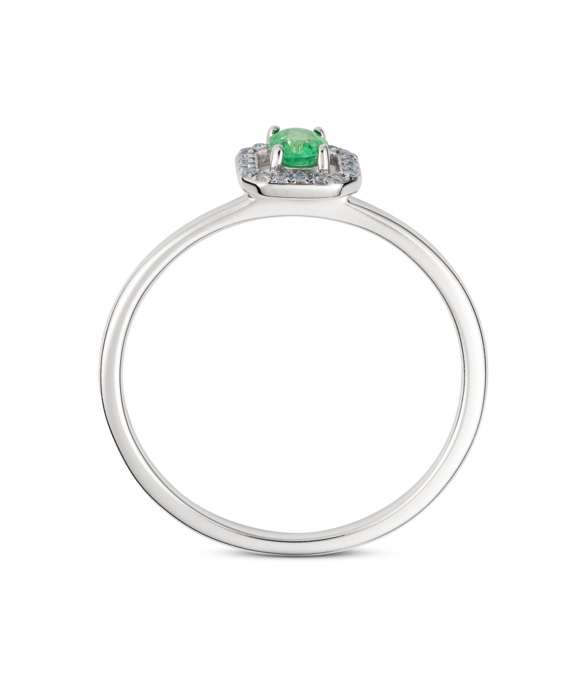 White gold ring with emerald and diamonds