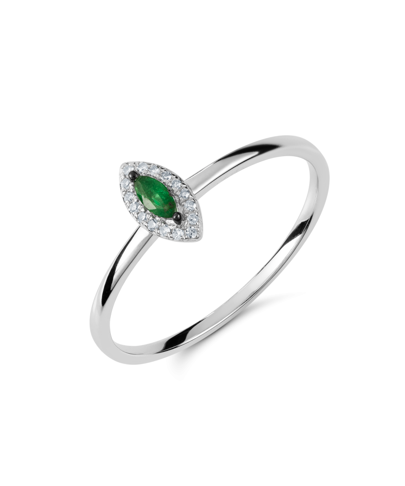 White gold ring with emerald and diamonds