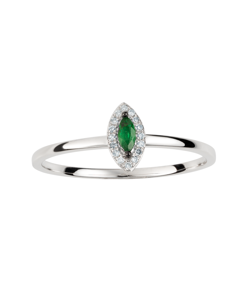 White gold ring with emerald and diamonds