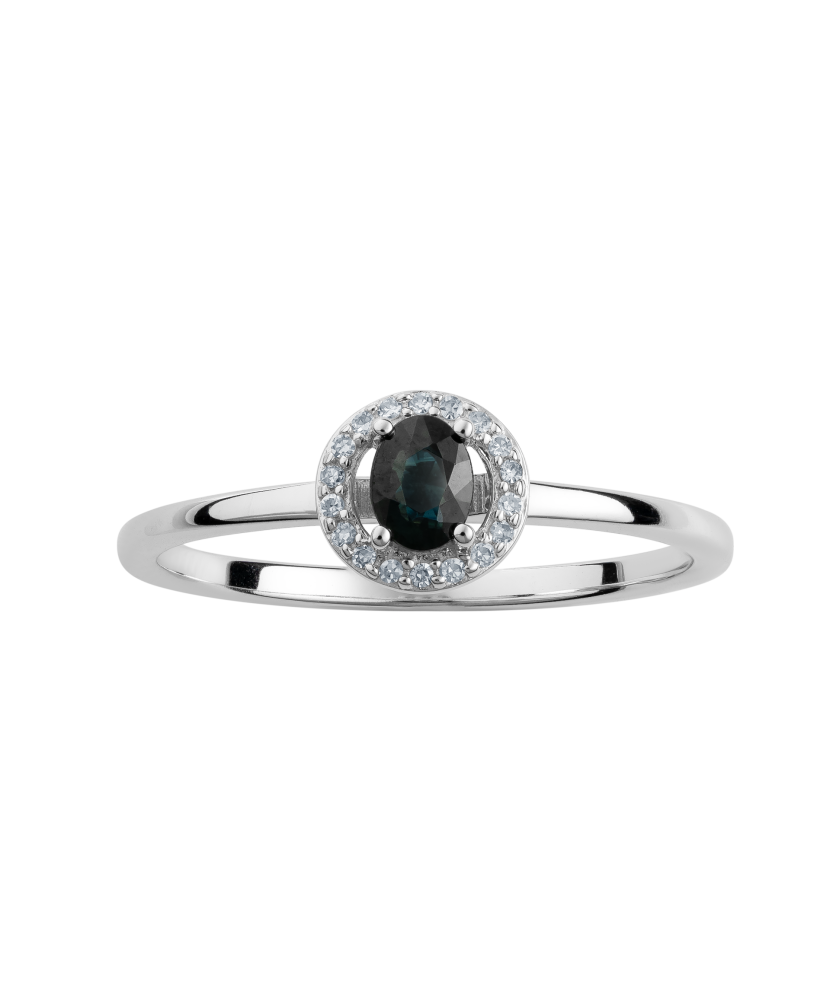 White gold ring with sapphire and diamonds