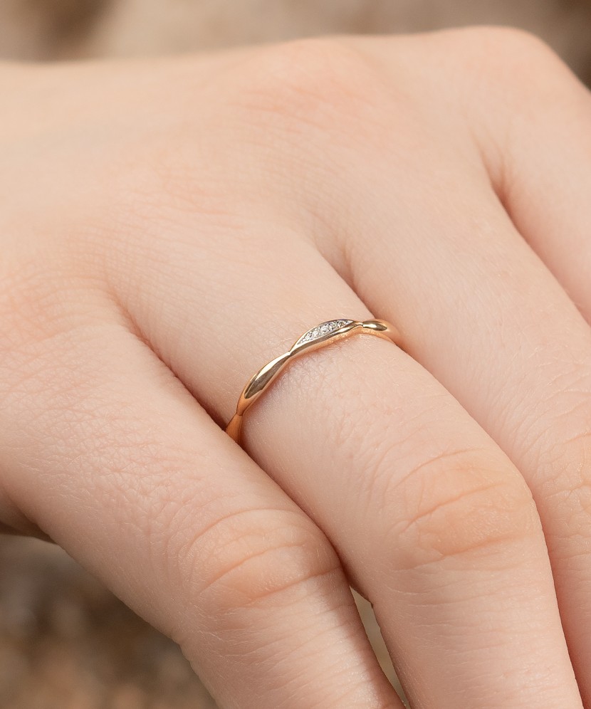 Золотое кольцо с алмазами