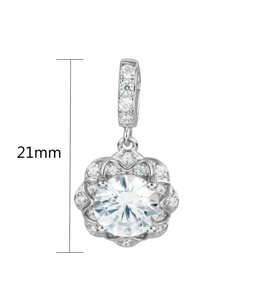 Sterling silver pendant with zircons Sterling silver pendant with zircons